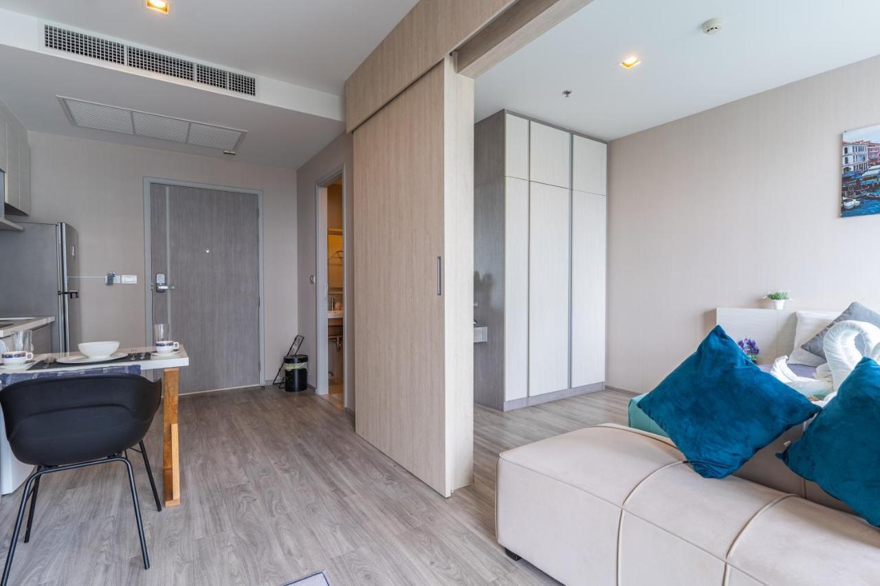 Aeras Beachfront Condominium Джомтиен Бийч Екстериор снимка