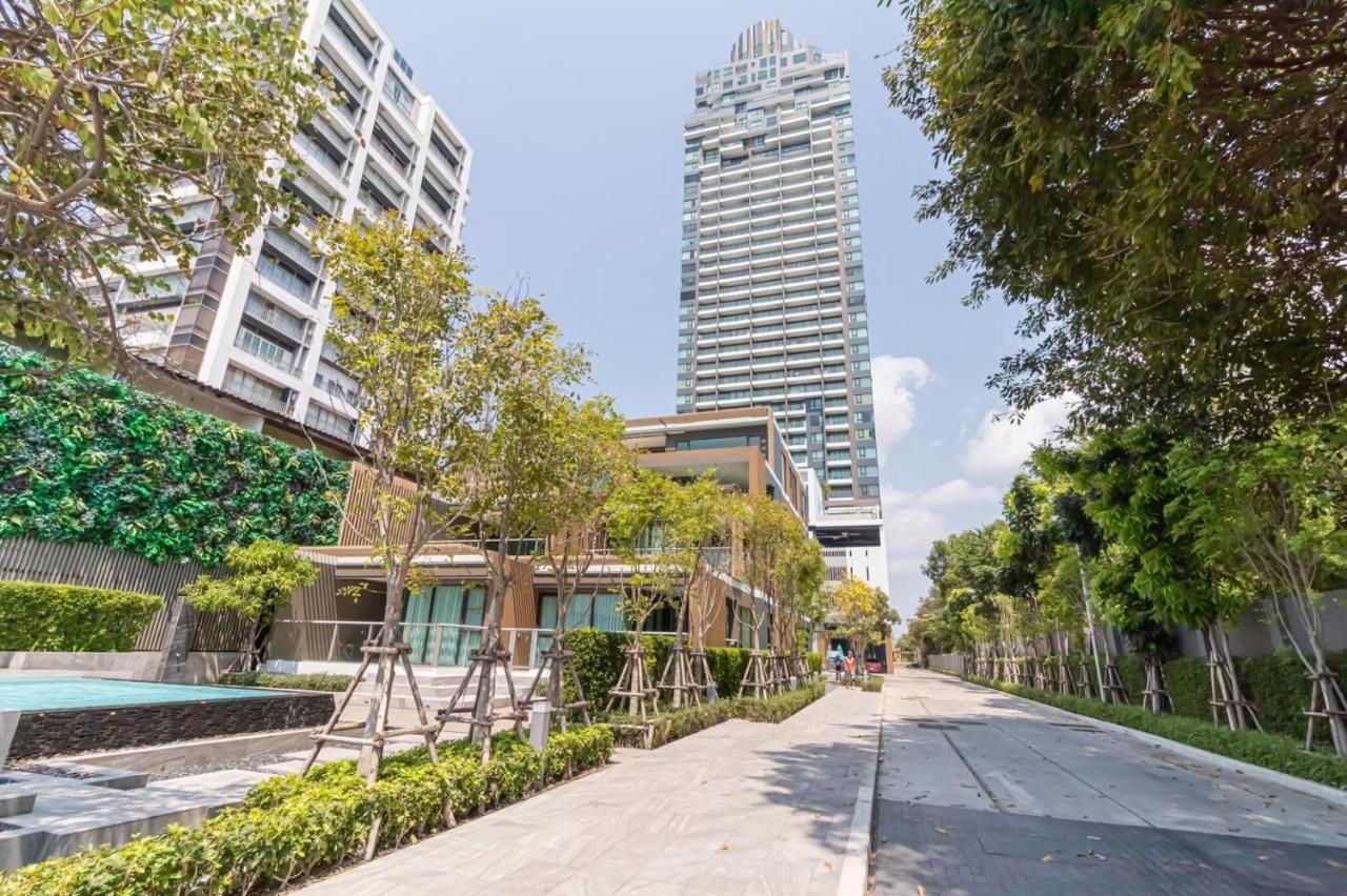 Aeras Beachfront Condominium Джомтиен Бийч Екстериор снимка